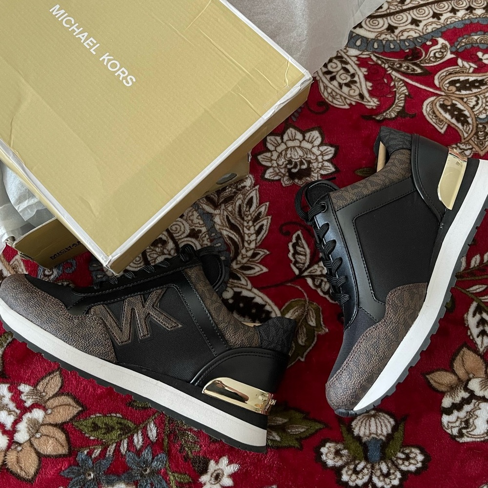 Michael Kors Maddy Size 7 Trainer MK Signature Brown/Black Model 49F1MAFS1B NIB